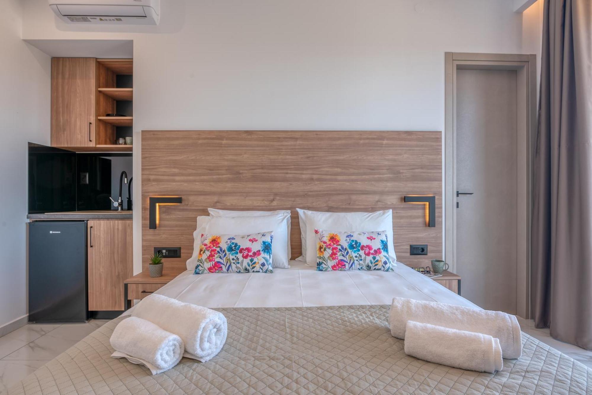 Xasteria Hotel เอลาโฟนีซี ภายนอก รูปภาพ